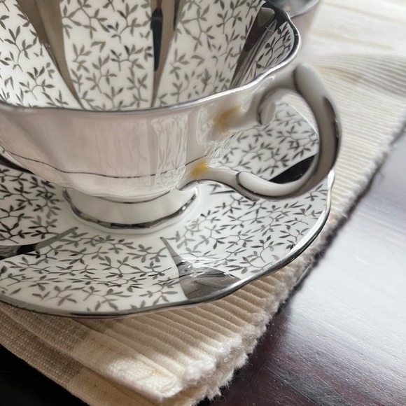 Queen Anne White & Silver Wide Mouth Teacup & Saucer - Picture 3 of 12